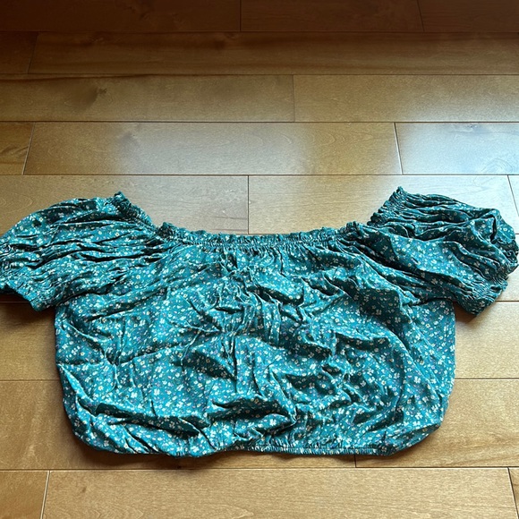 American Eagle Off-Shoulder Shirt - Picture 2 of 5